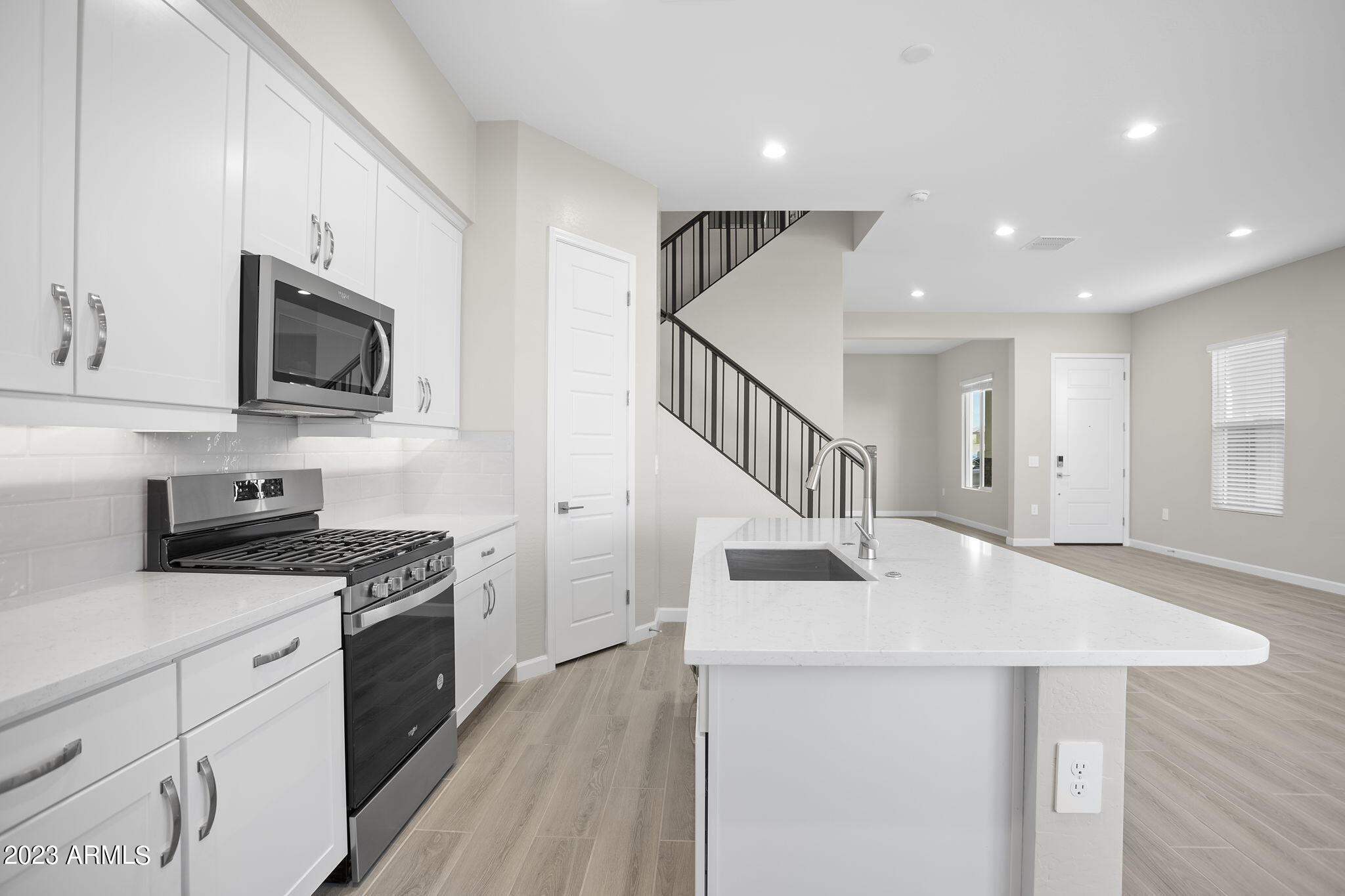 5053 E WOODRIDGE Drive