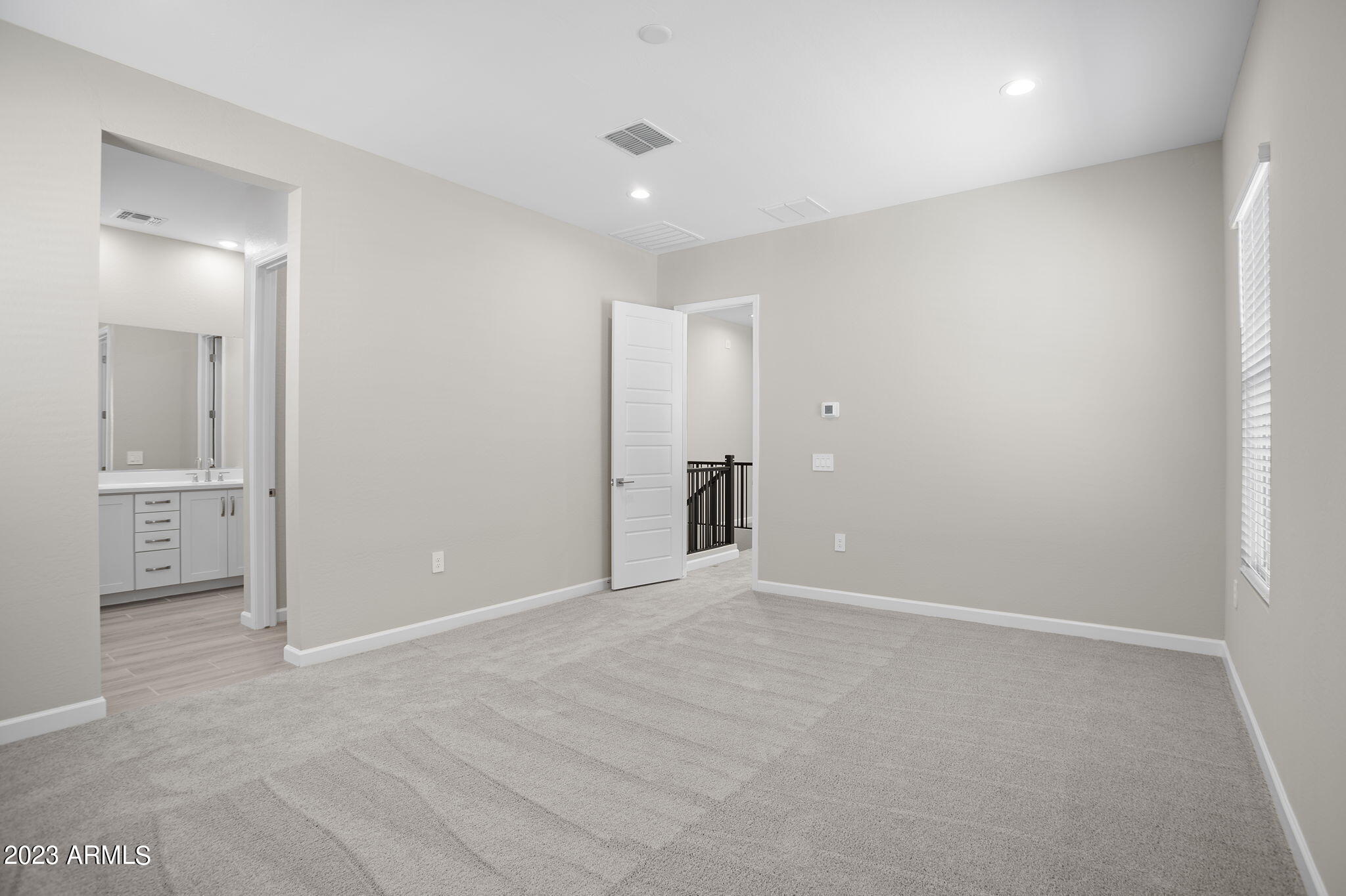 5053 E WOODRIDGE Drive
