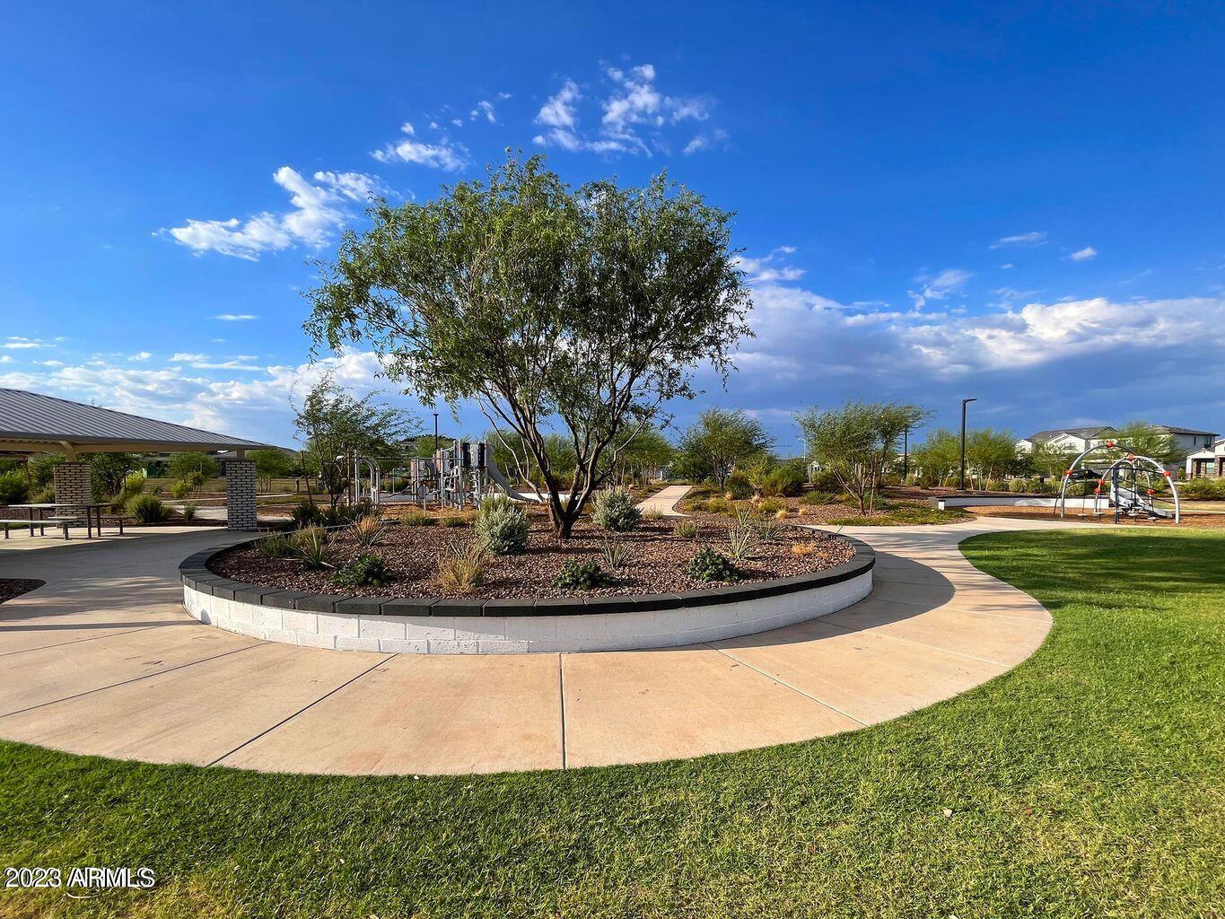 5053 E WOODRIDGE Drive