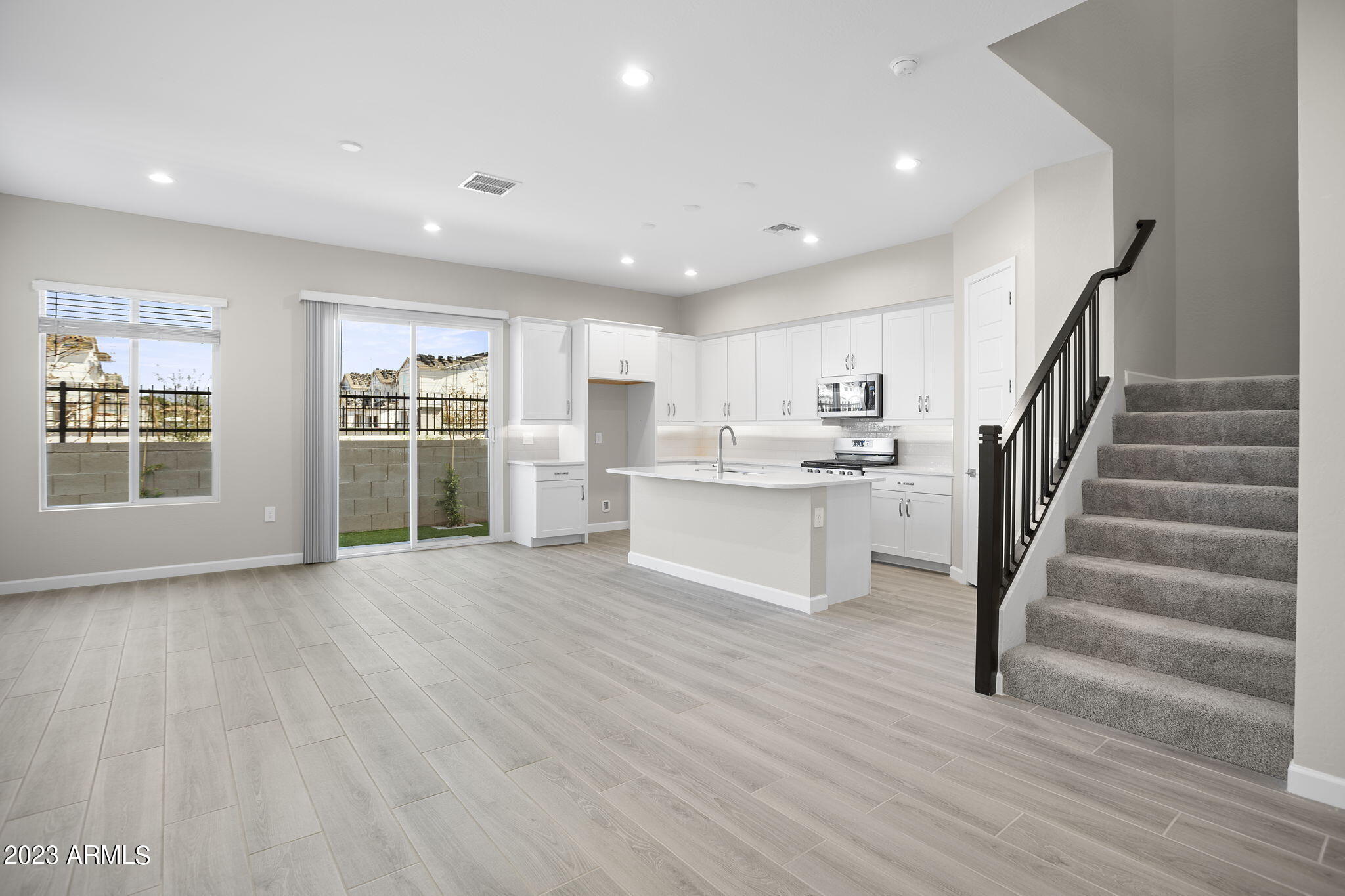 5053 E WOODRIDGE Drive