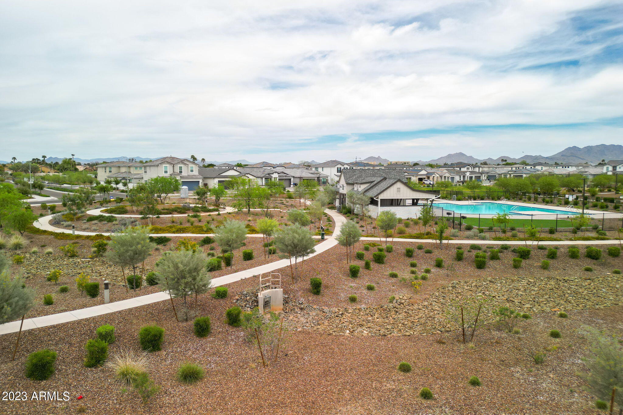 5053 E WOODRIDGE Drive