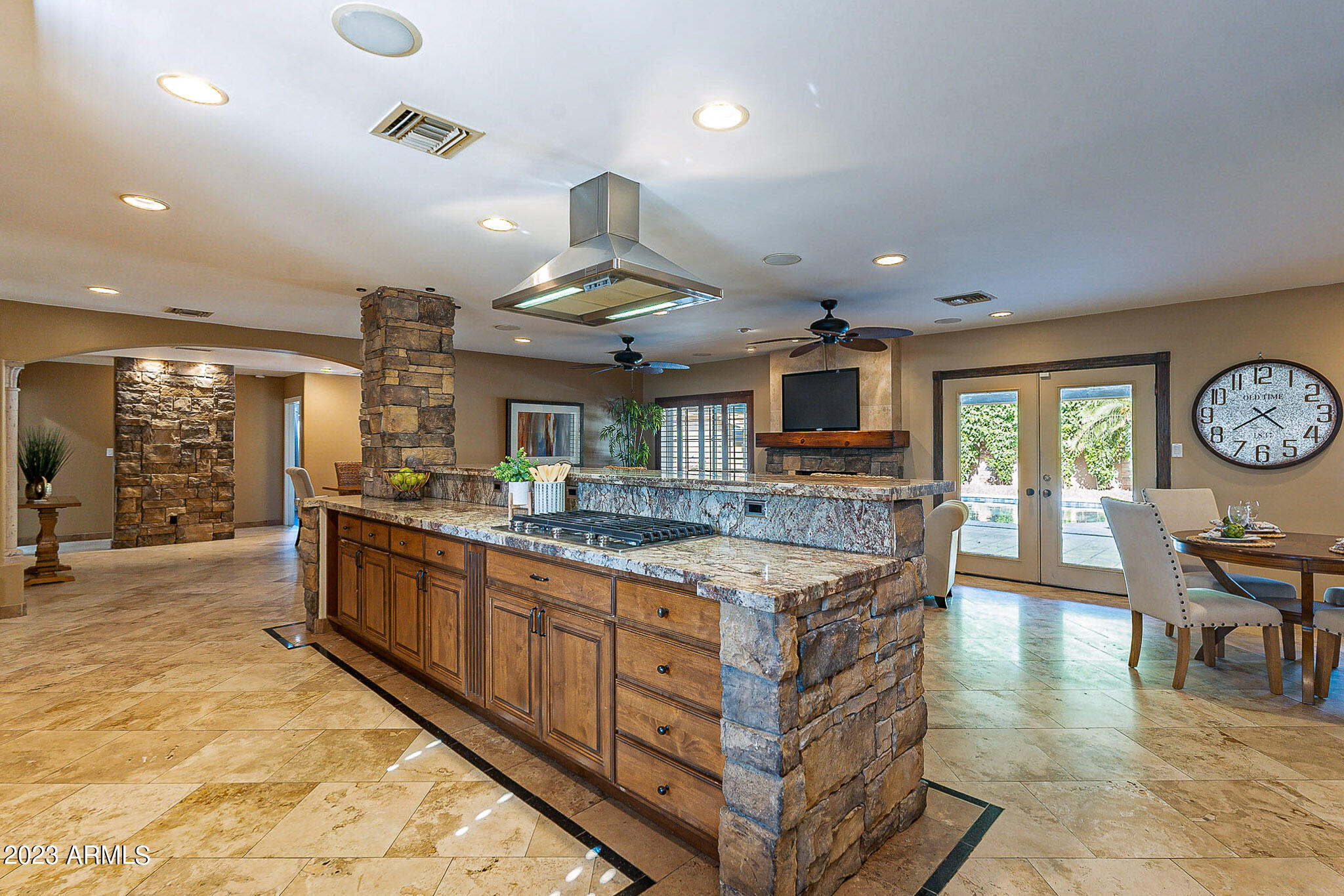 4147 N 33RD Place