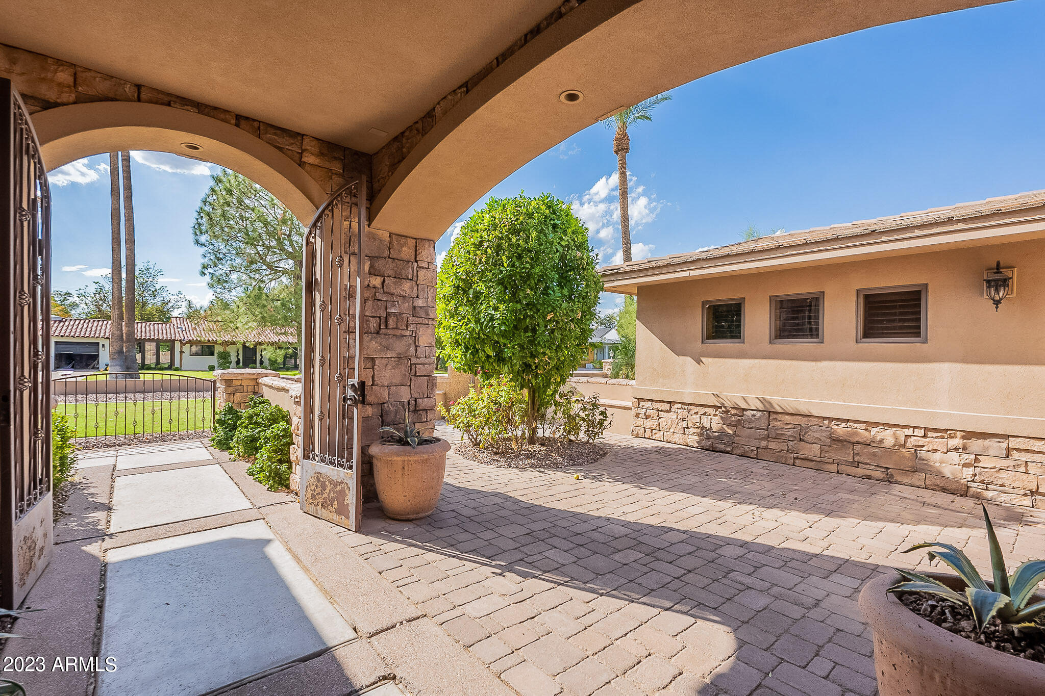 4147 N 33RD Place