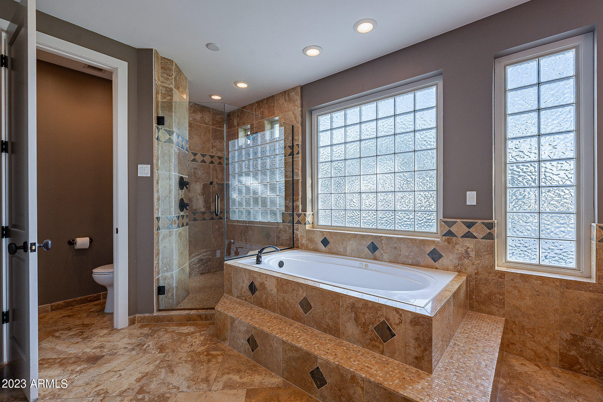 4147 N 33RD Place