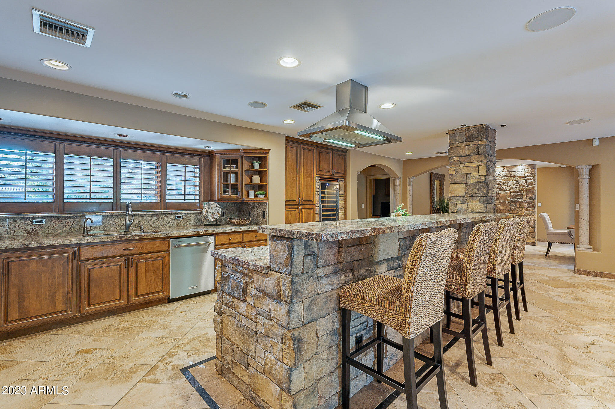 4147 N 33RD Place