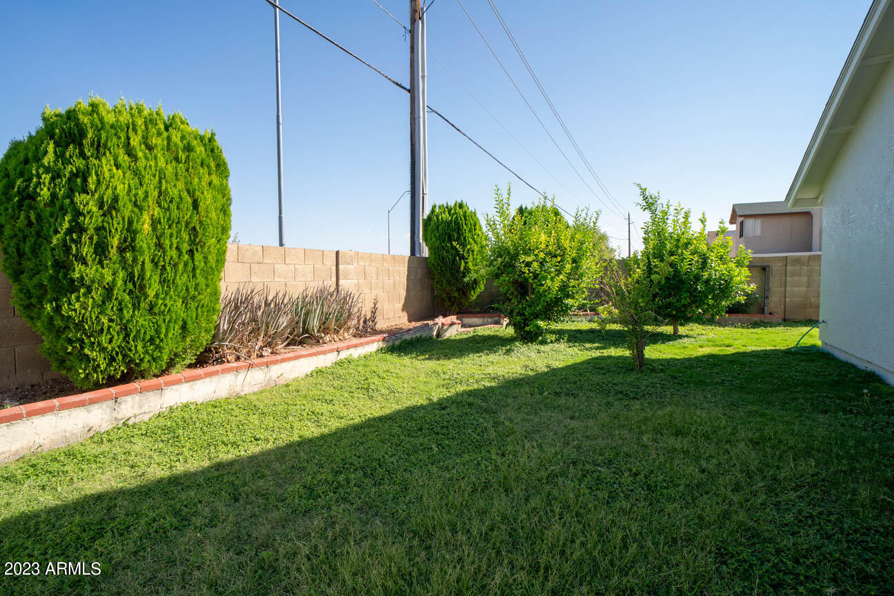 19601 N 43RD Drive