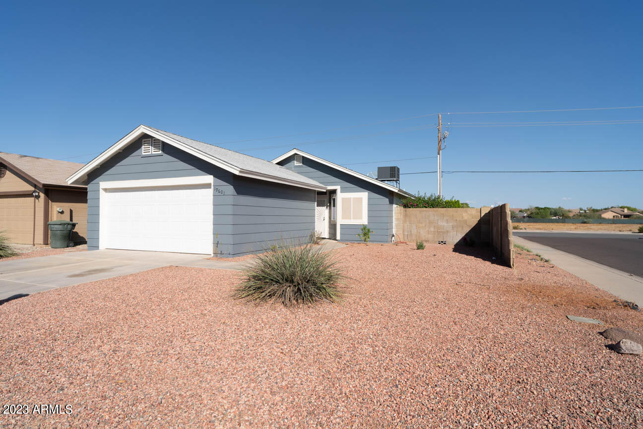 19601 N 43RD Drive