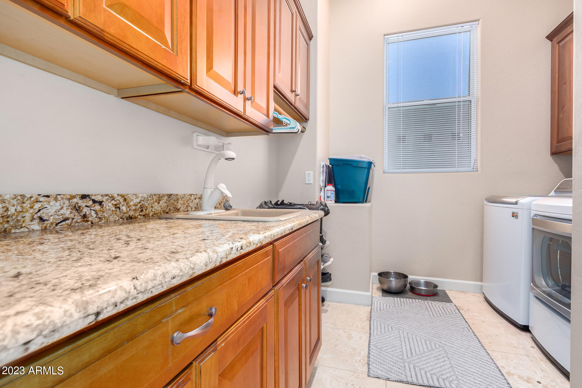 5867 W ABRAHAM Lane