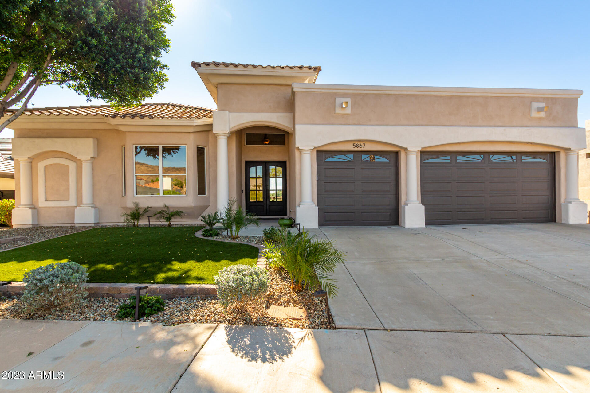 5867 W ABRAHAM Lane