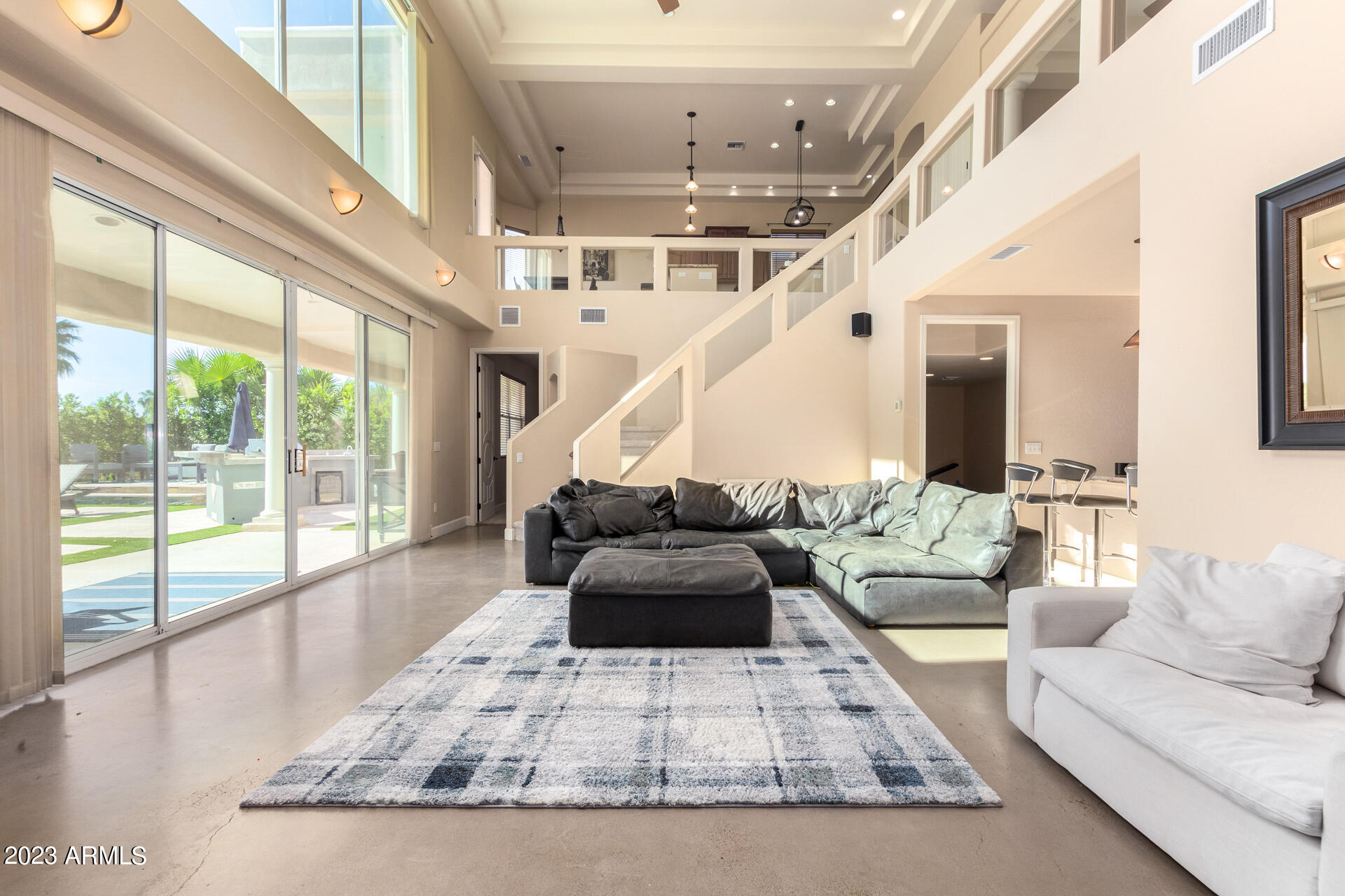 5867 W ABRAHAM Lane