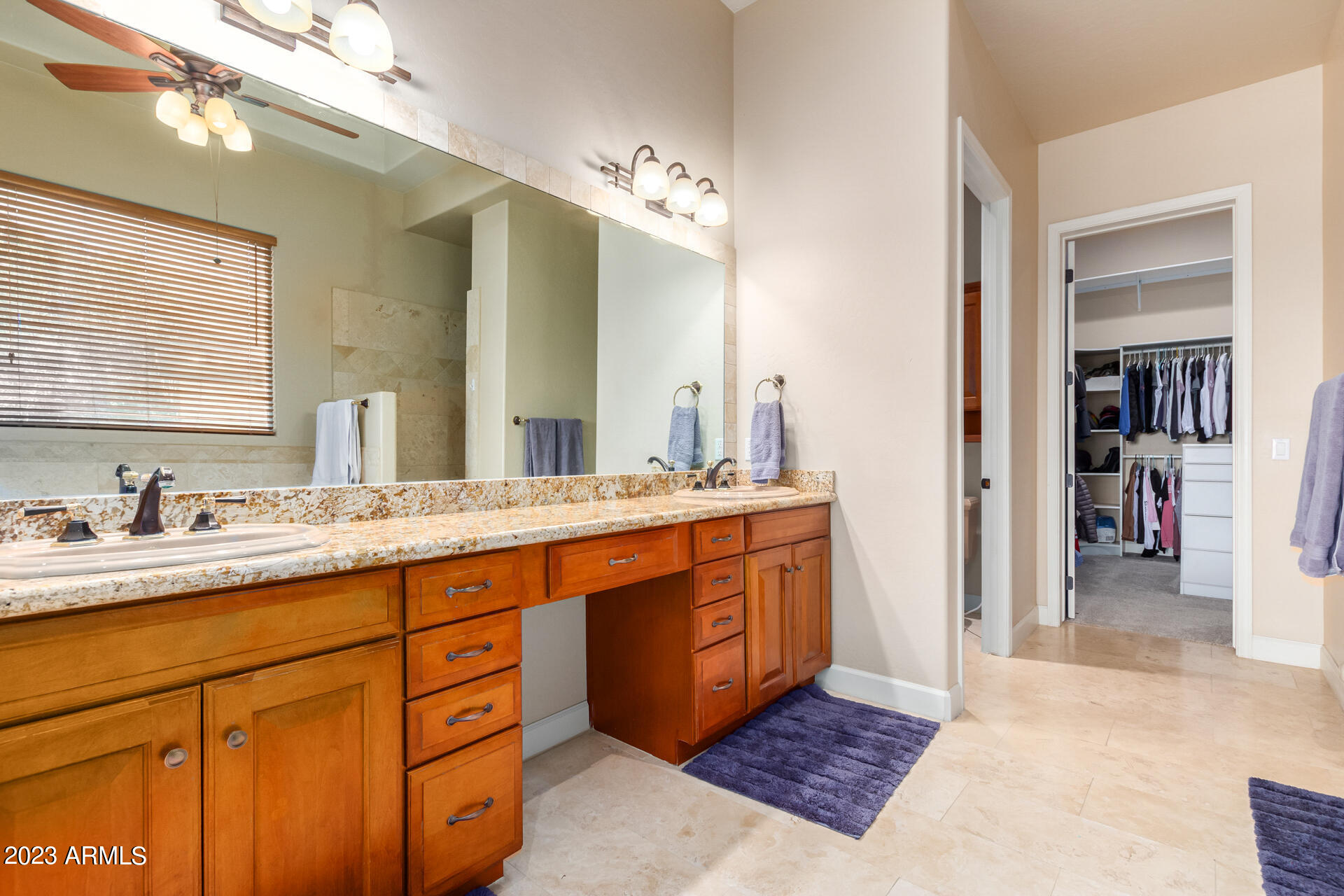 5867 W ABRAHAM Lane