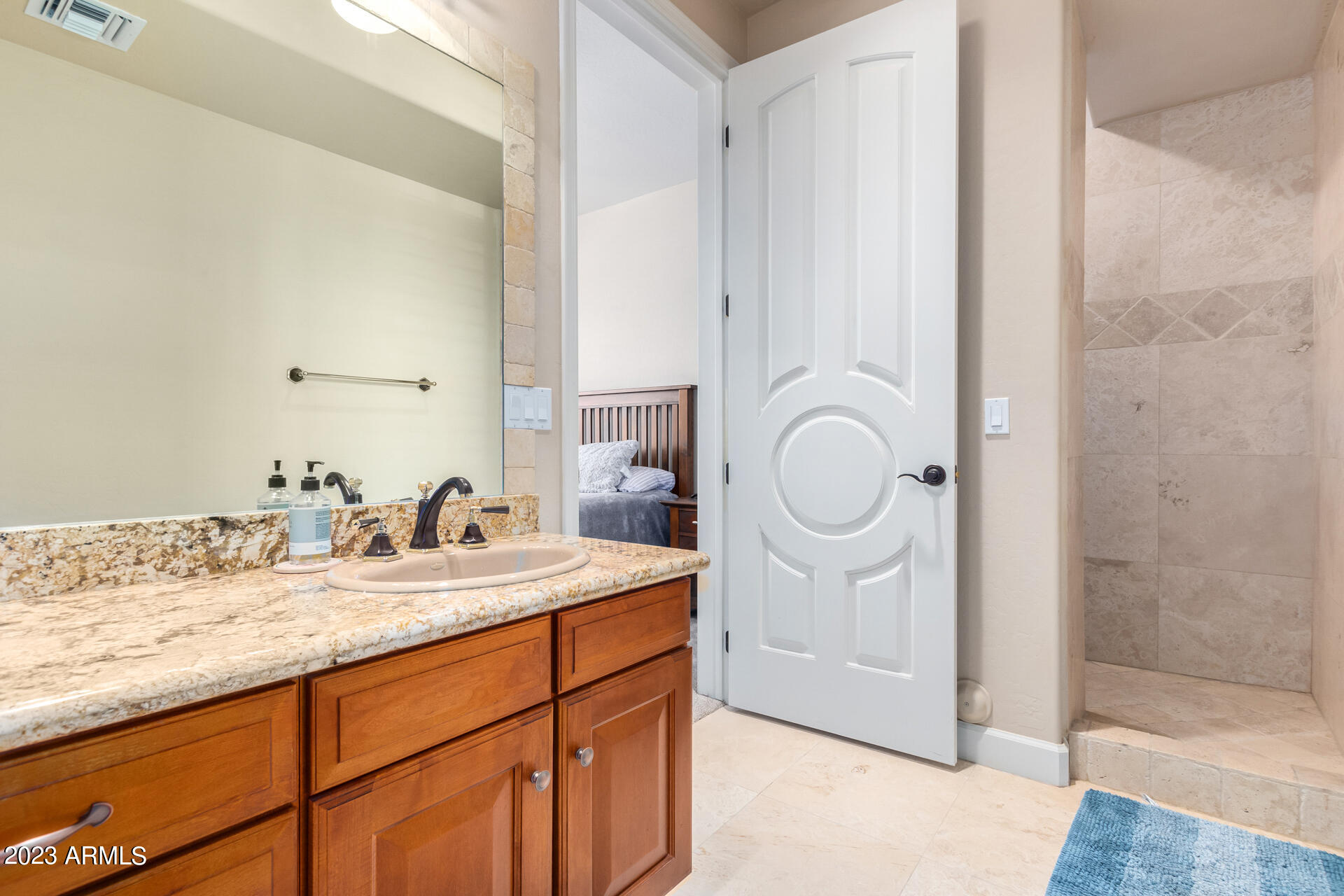 5867 W ABRAHAM Lane