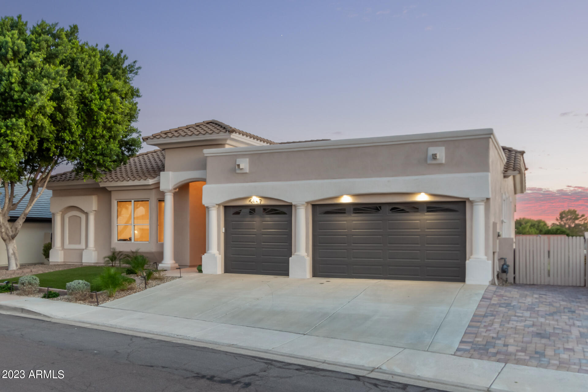 5867 W ABRAHAM Lane