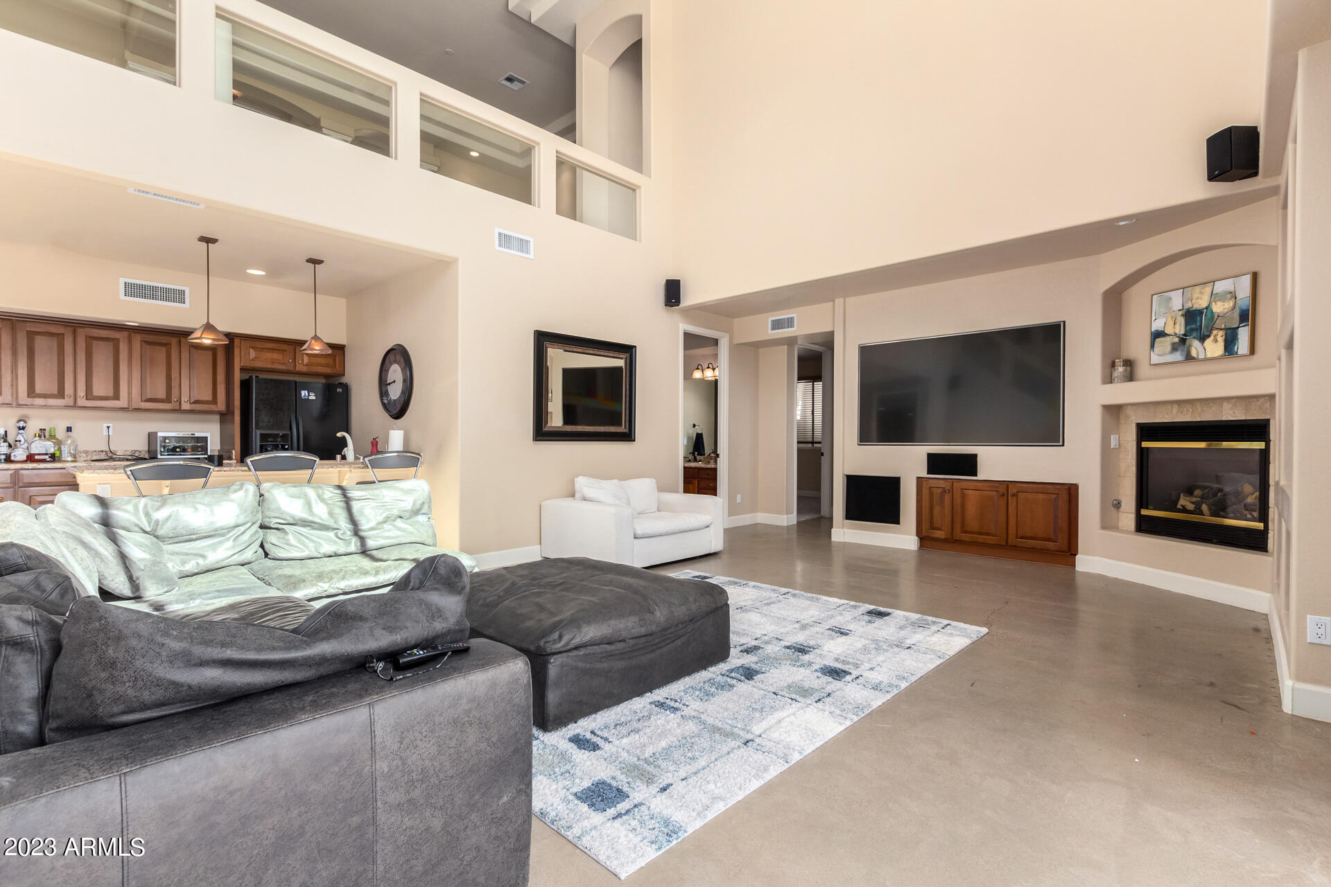 5867 W ABRAHAM Lane
