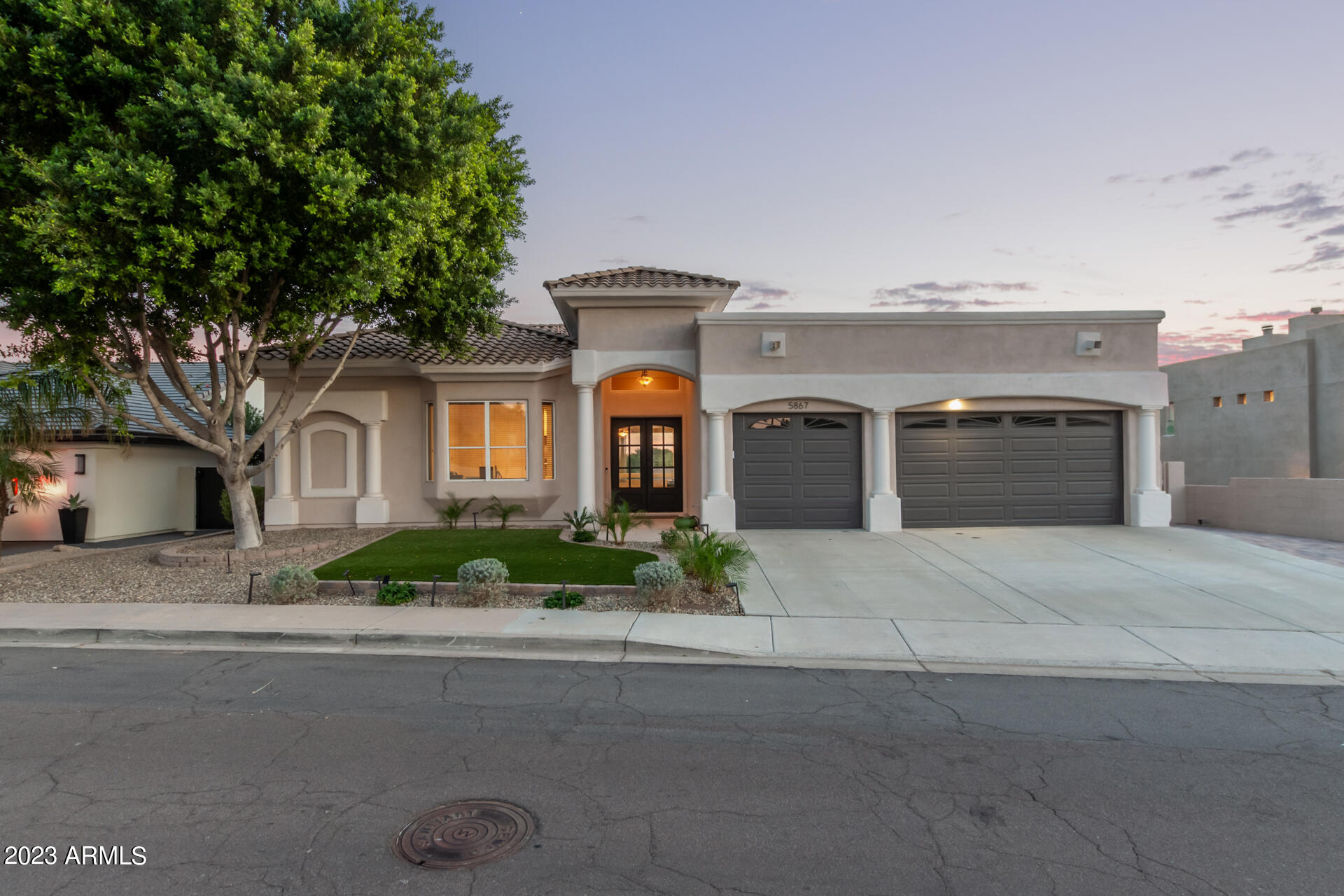 5867 W ABRAHAM Lane