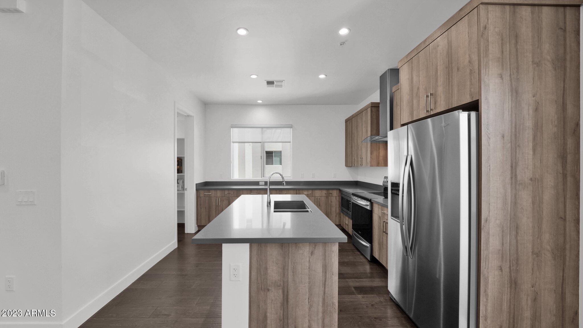16510 N 92ND Street, 1007