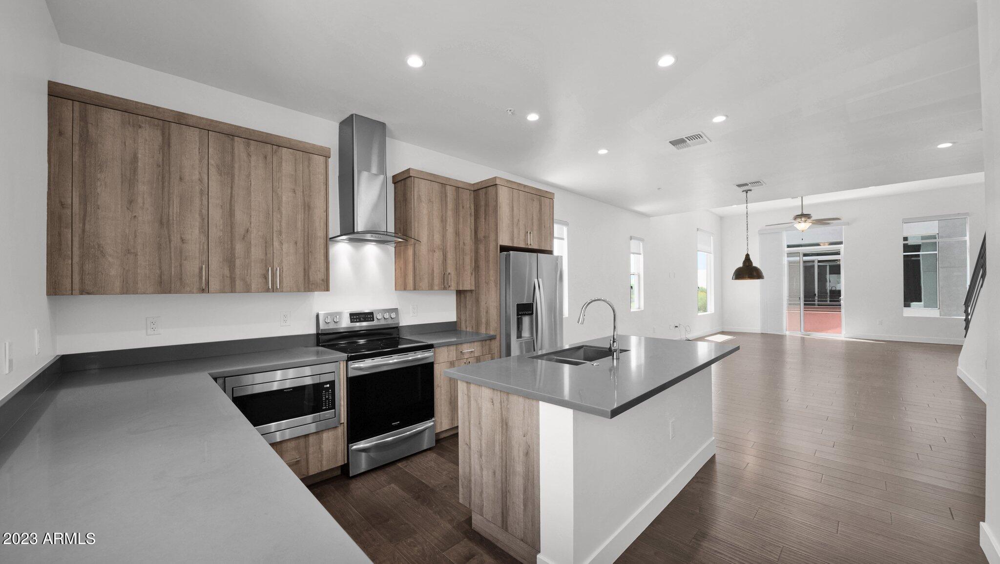 16510 N 92ND Street, 1007