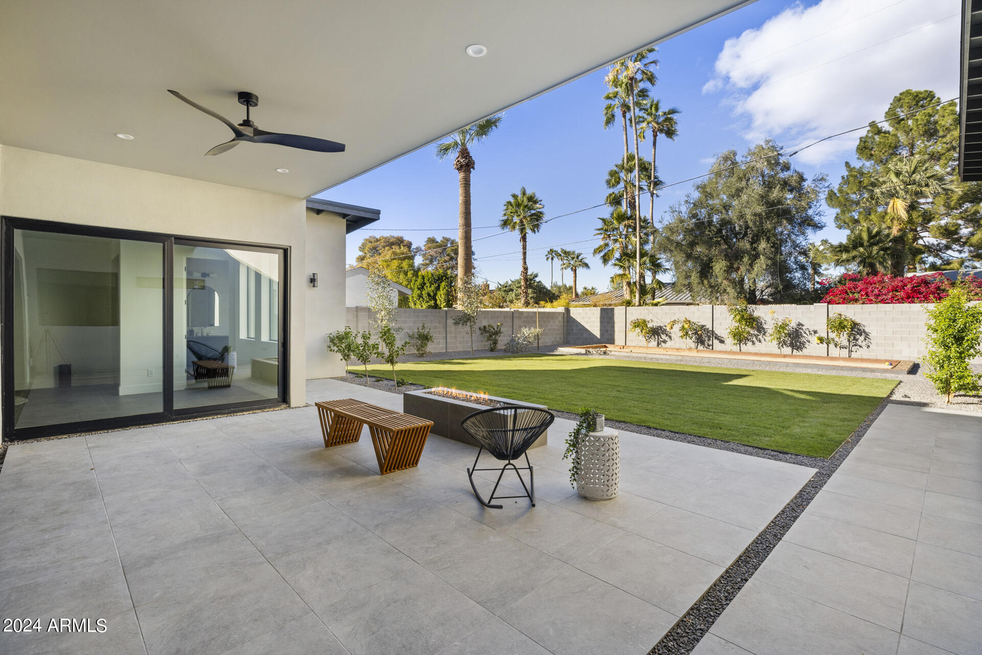 826 E BELMONT Avenue