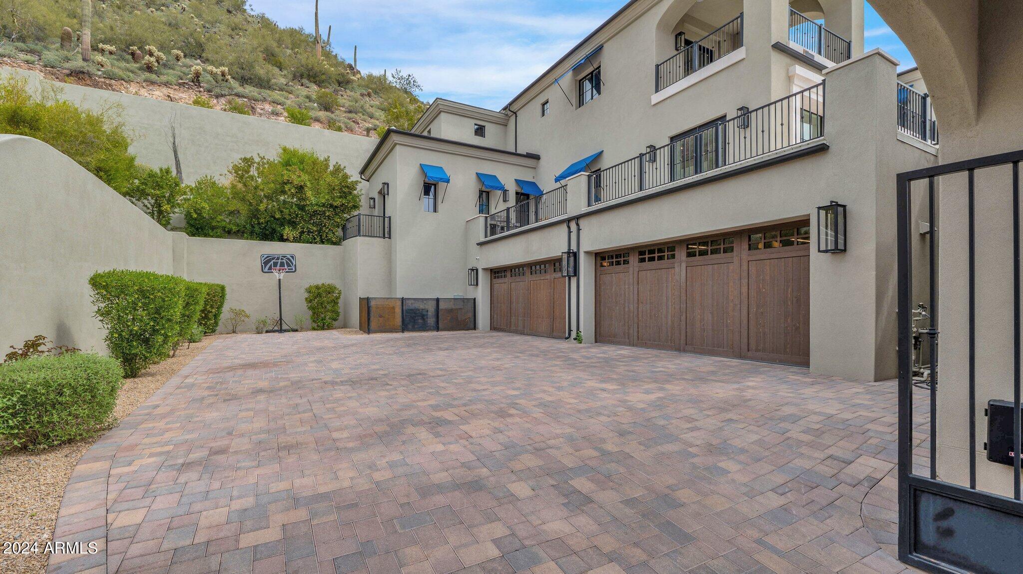 11450 E Hideaway Lane