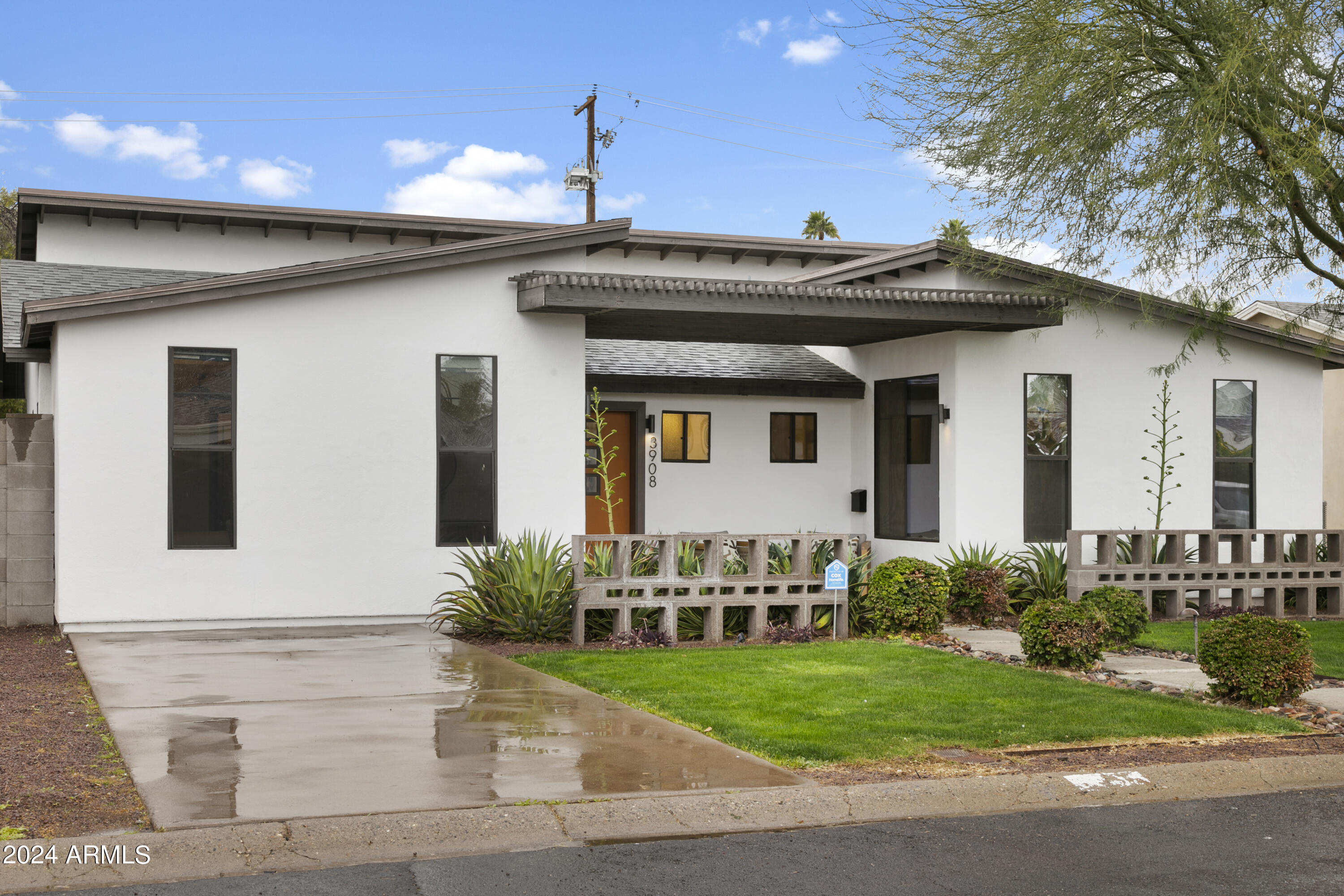 3908 E FAIRMOUNT Avenue