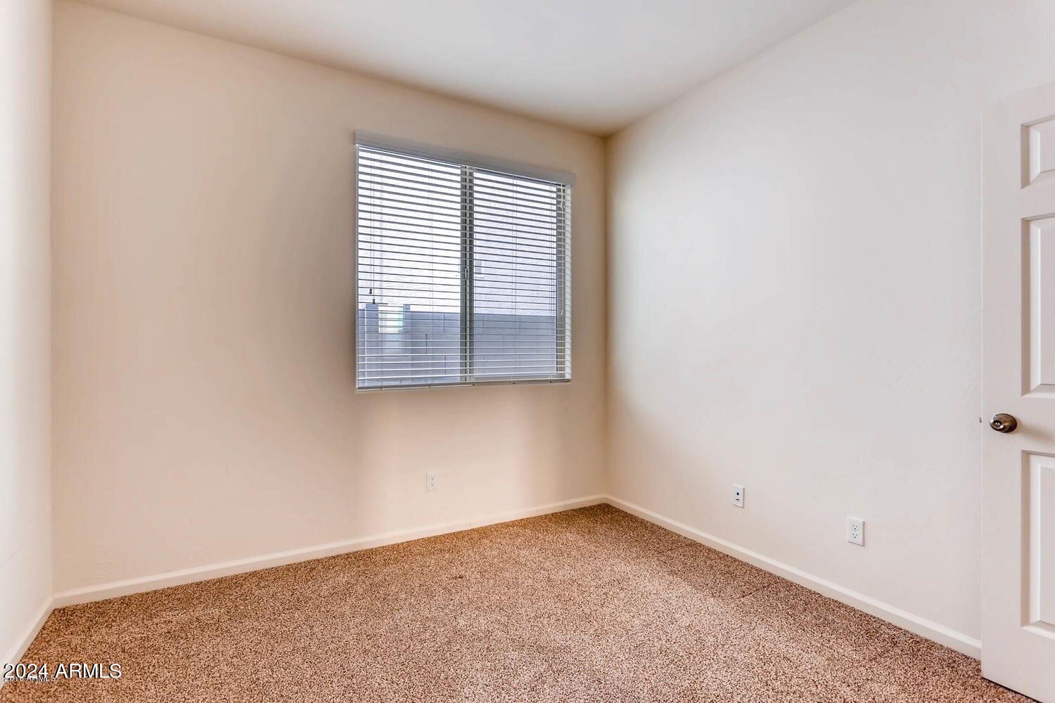1740 W COTTONWOOD Lane
