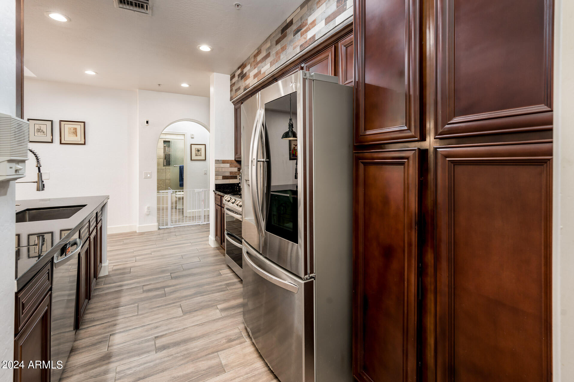 3935 E ROUGH RIDER Road 1007