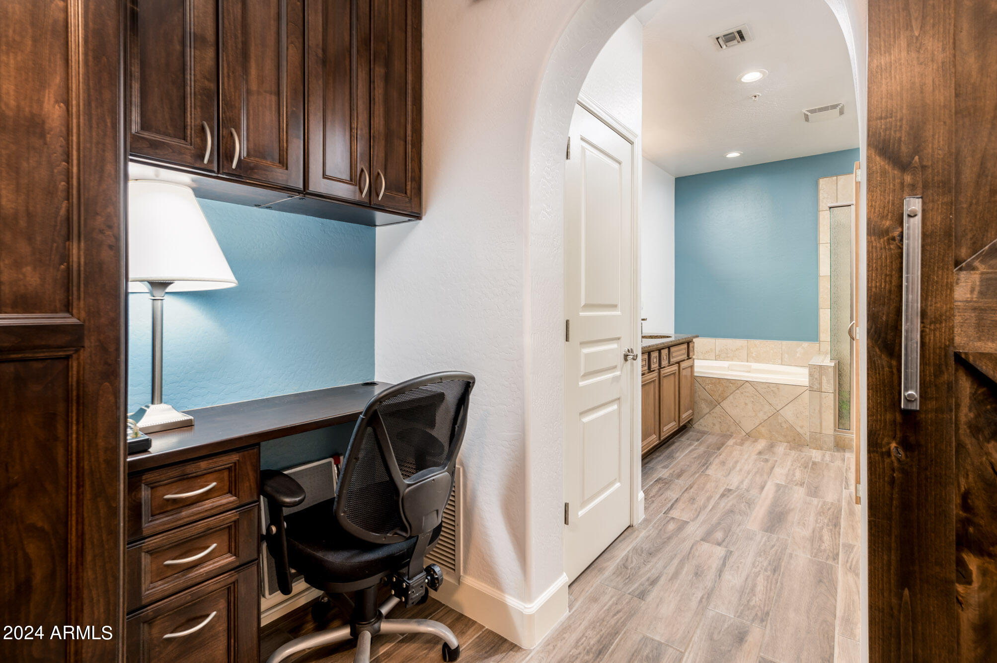 3935 E ROUGH RIDER Road 1007