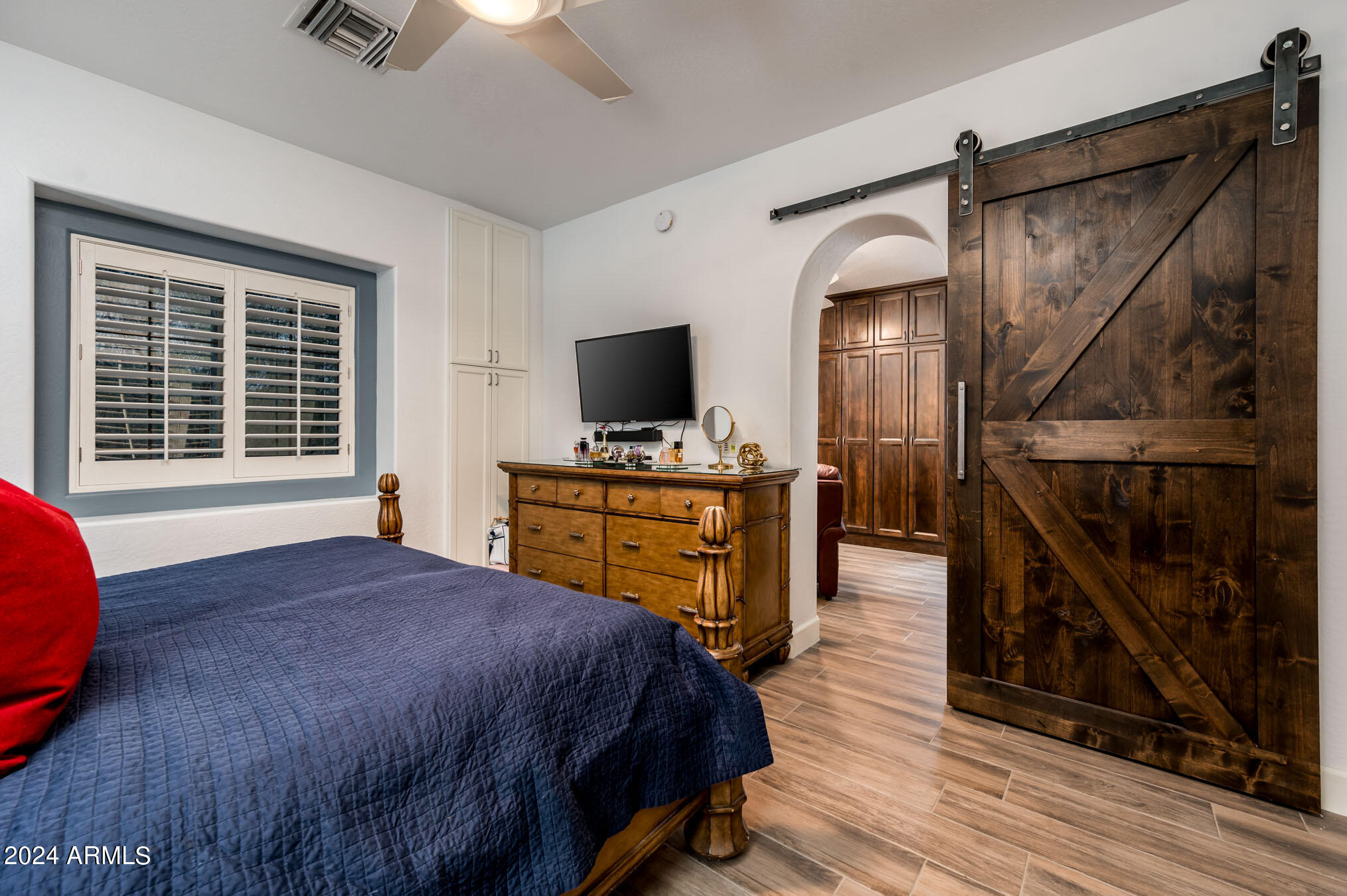 3935 E ROUGH RIDER Road 1007