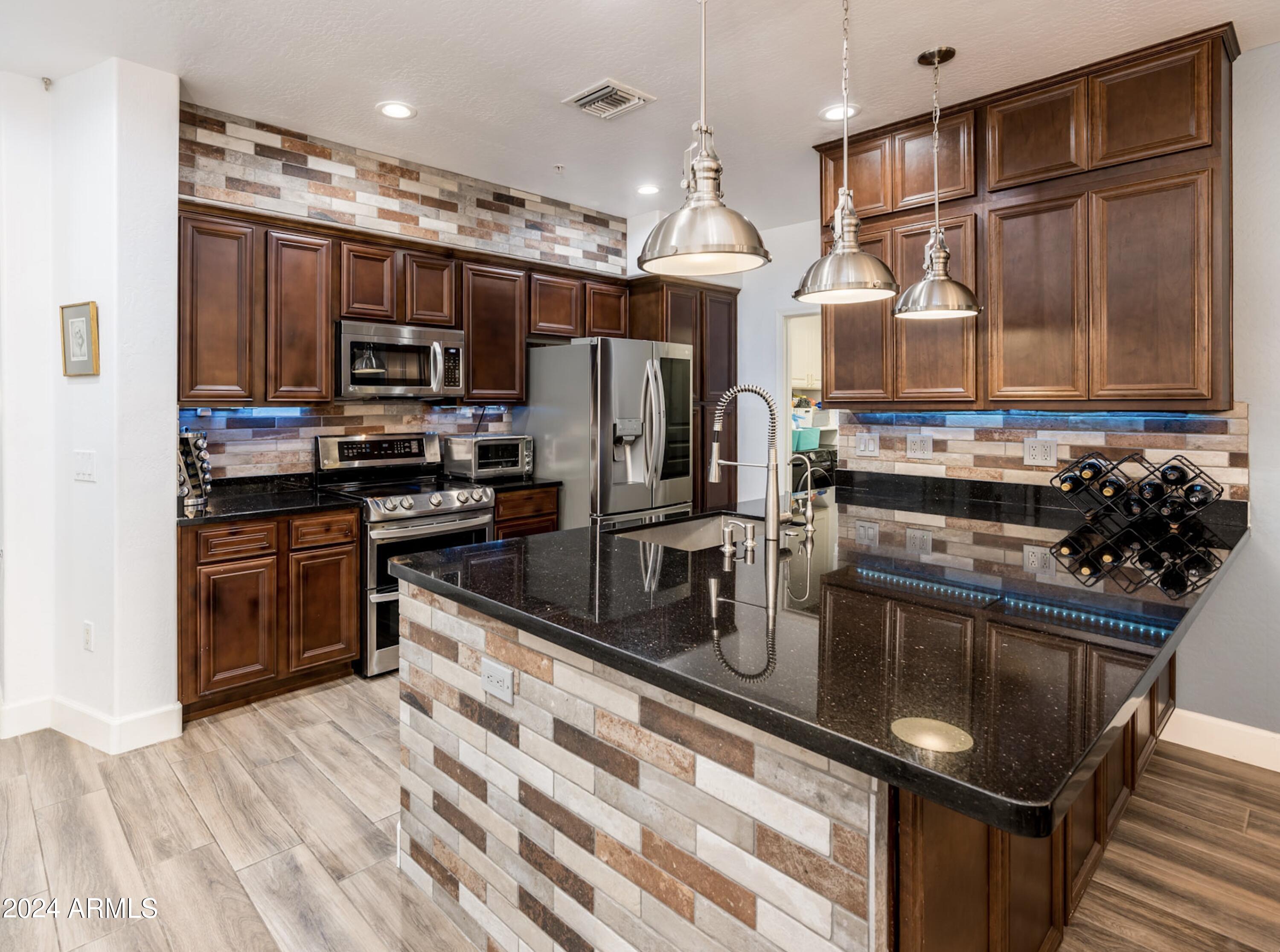 3935 E ROUGH RIDER Road 1007
