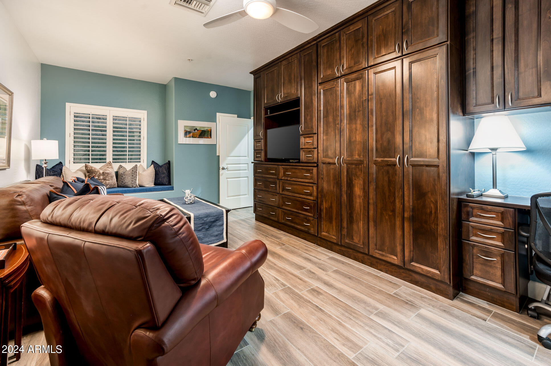 3935 E ROUGH RIDER Road 1007