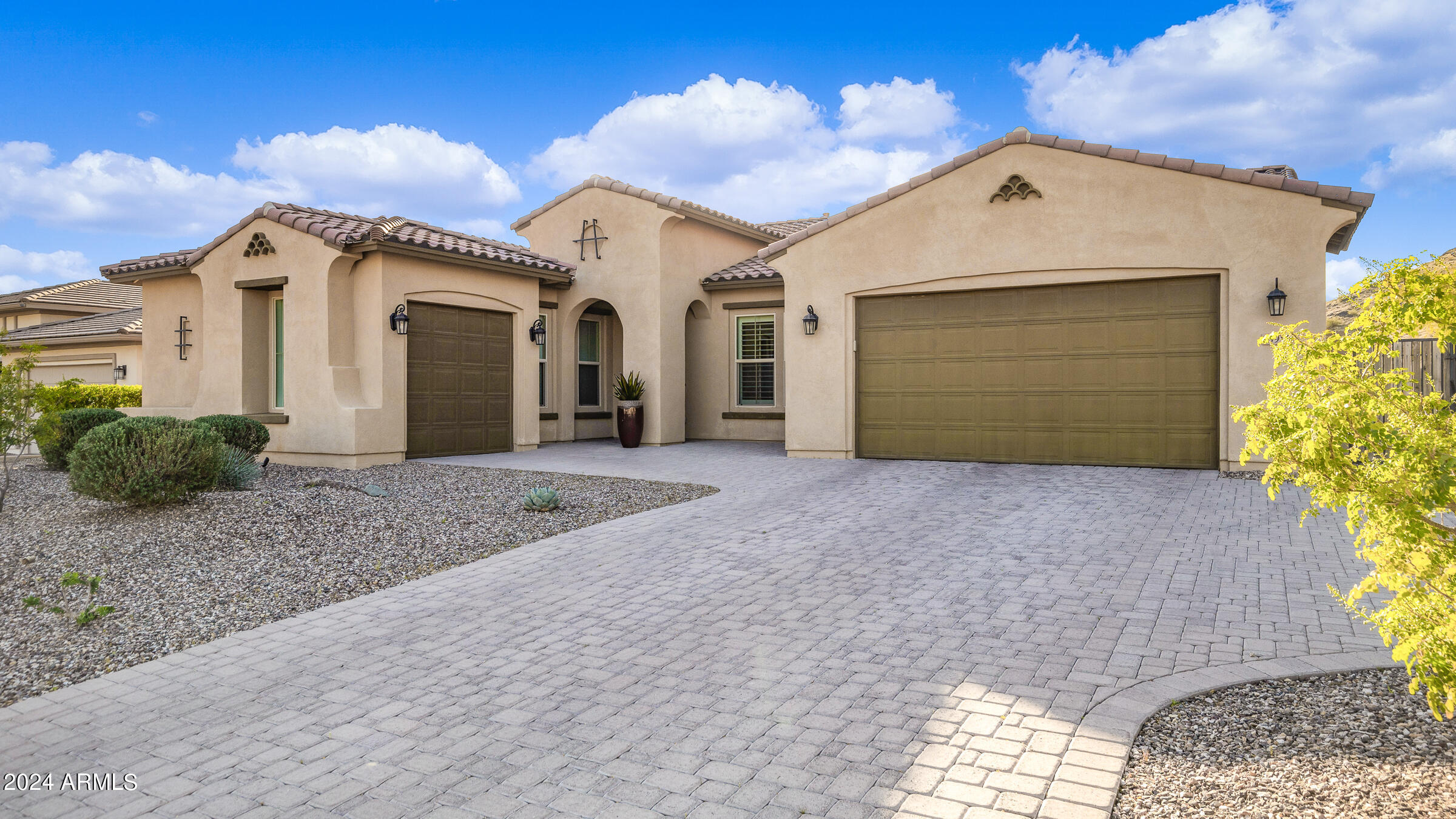 15914 S 34TH Drive