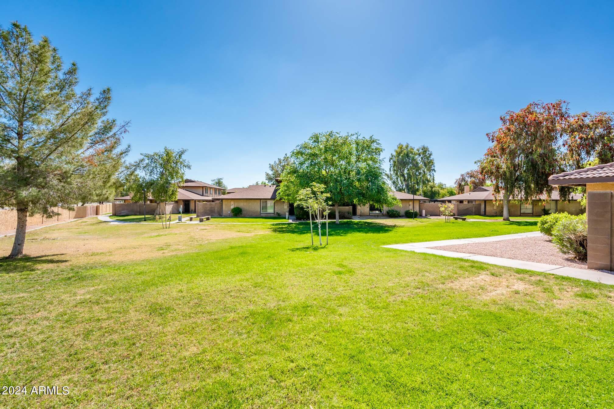 1722 W VILLAGE Way