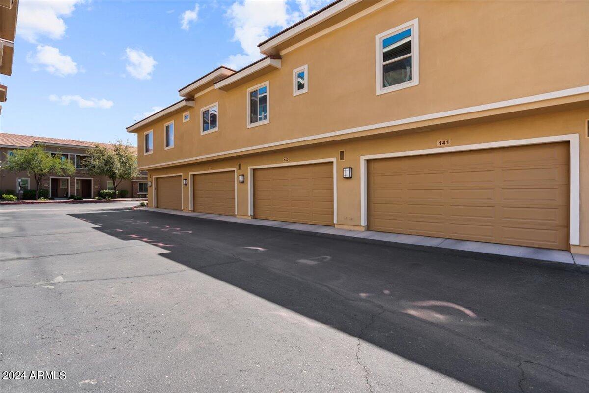 5550 N 16TH Street, 140