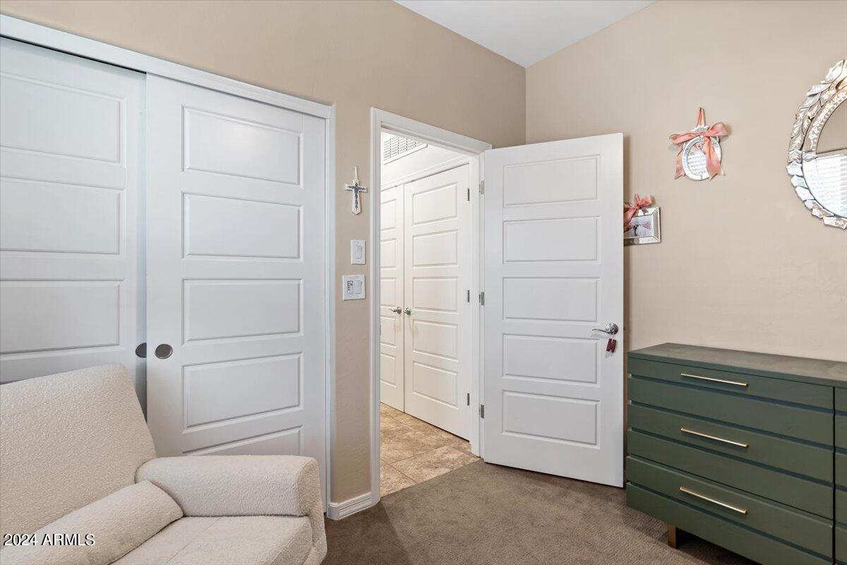 5550 N 16TH Street, 140