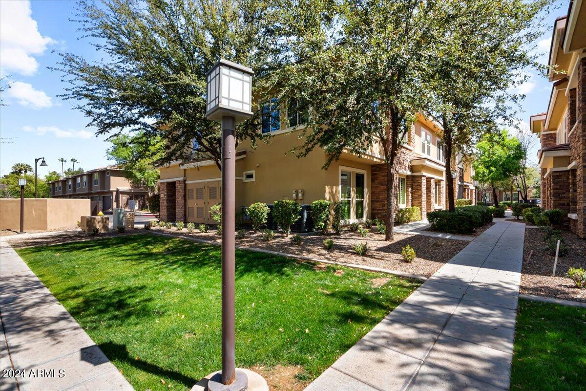 5550 N 16TH Street, 140