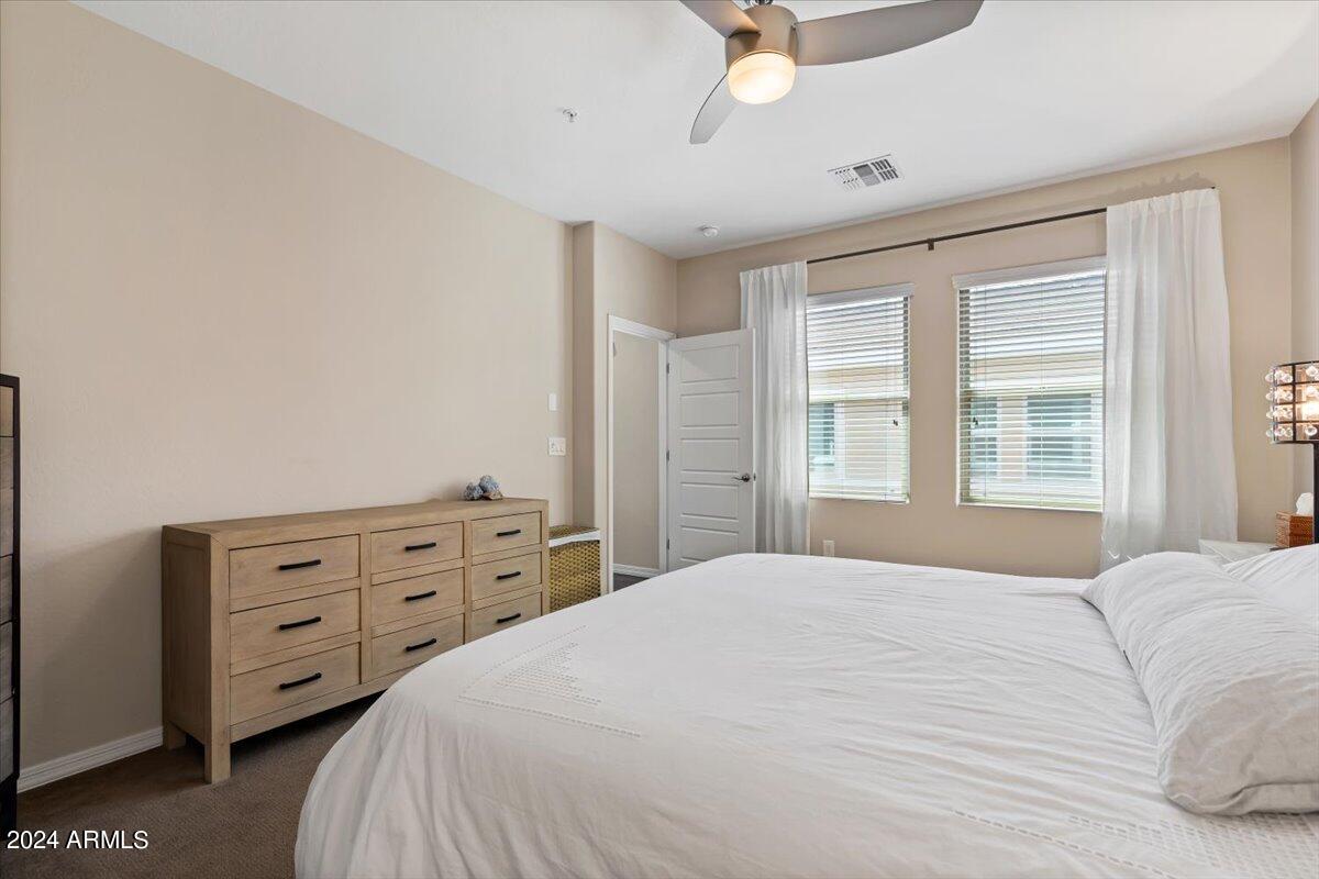 5550 N 16TH Street, 140