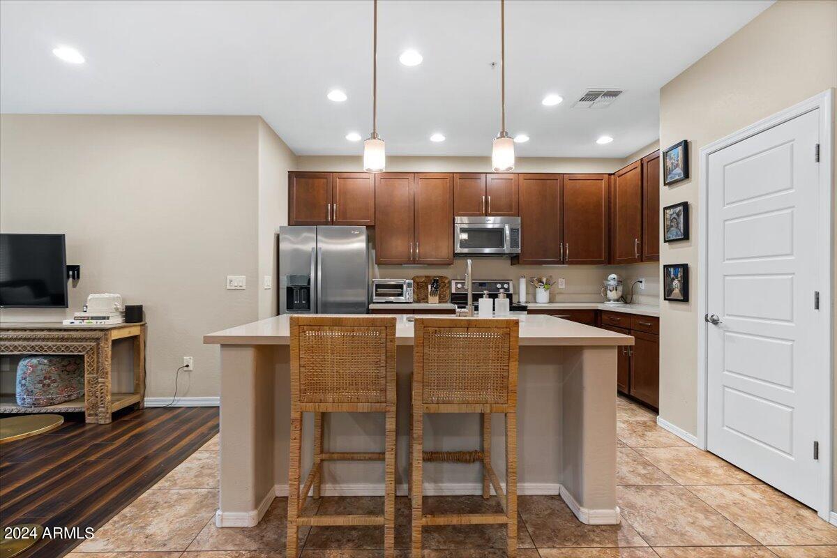 5550 N 16TH Street, 140