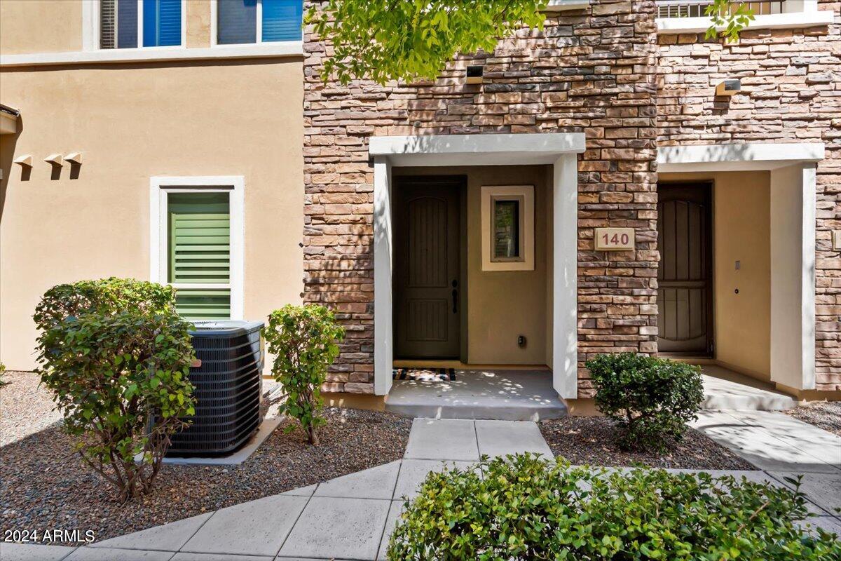 5550 N 16TH Street, 140