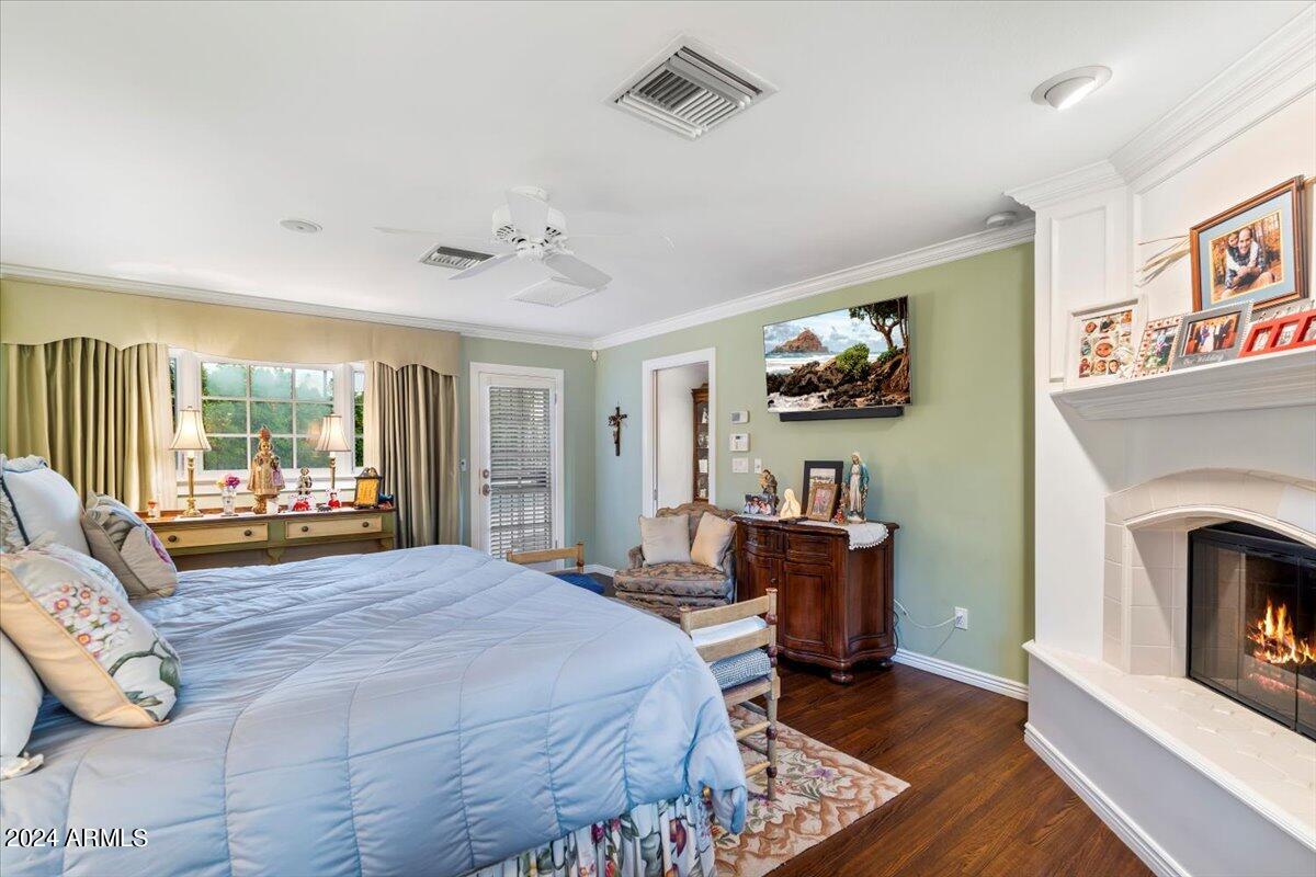 301 W MCLELLAN Boulevard