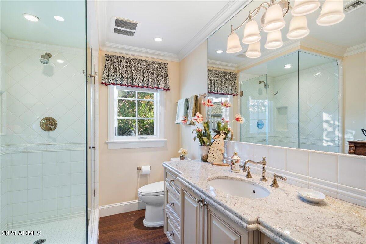 301 W MCLELLAN Boulevard