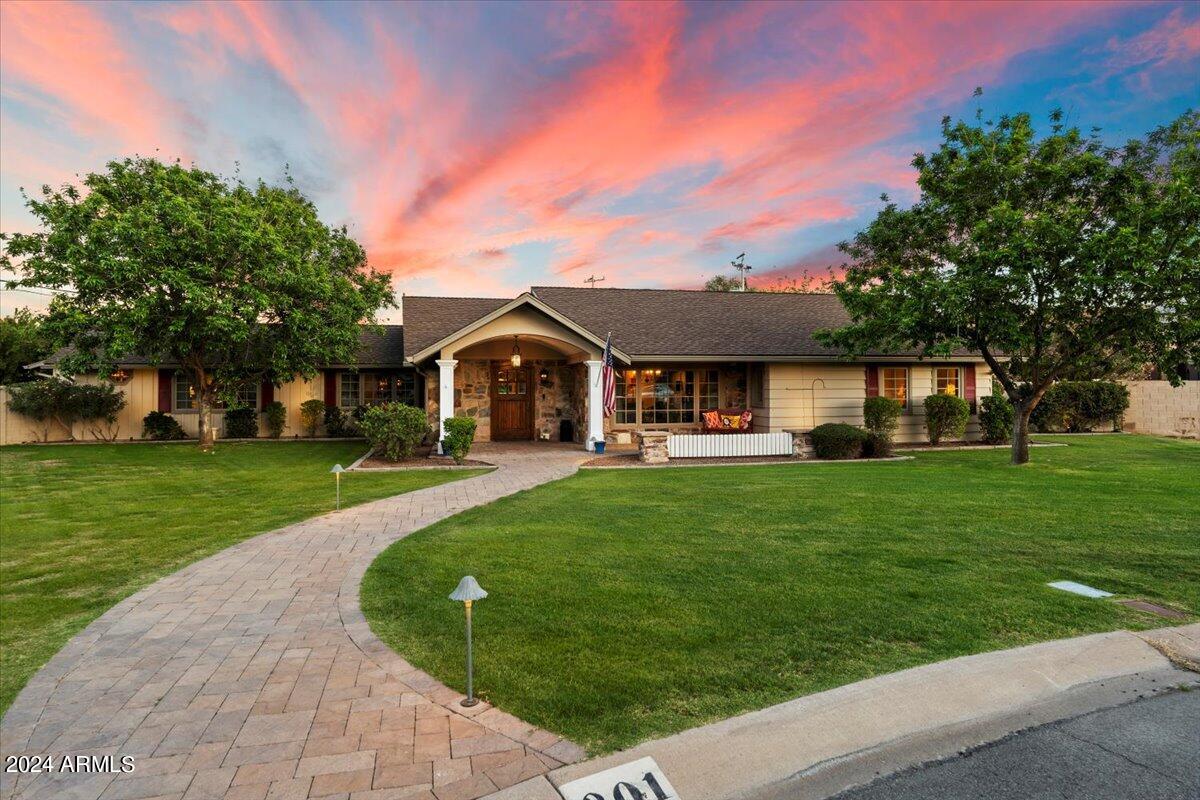 301 W MCLELLAN Boulevard
