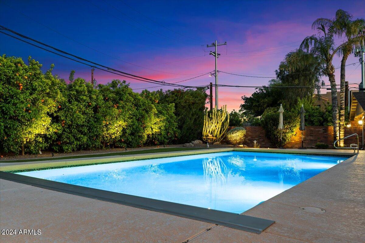 301 W MCLELLAN Boulevard