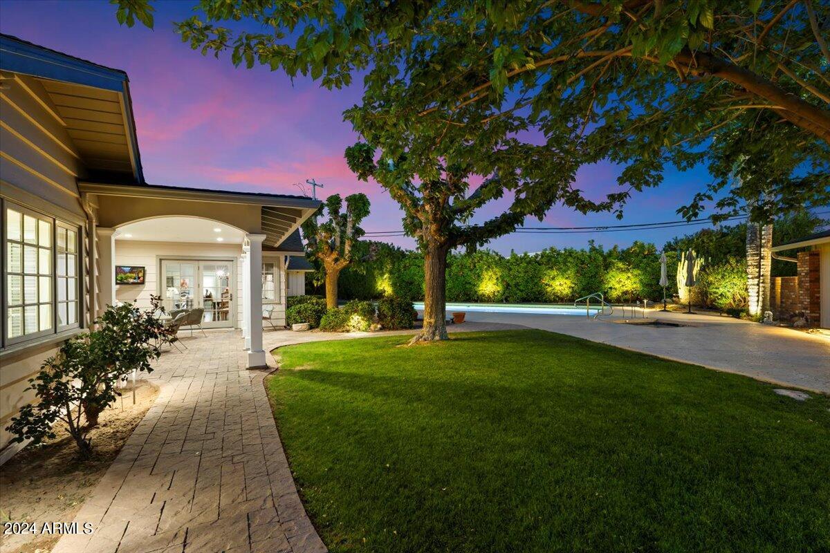 301 W MCLELLAN Boulevard