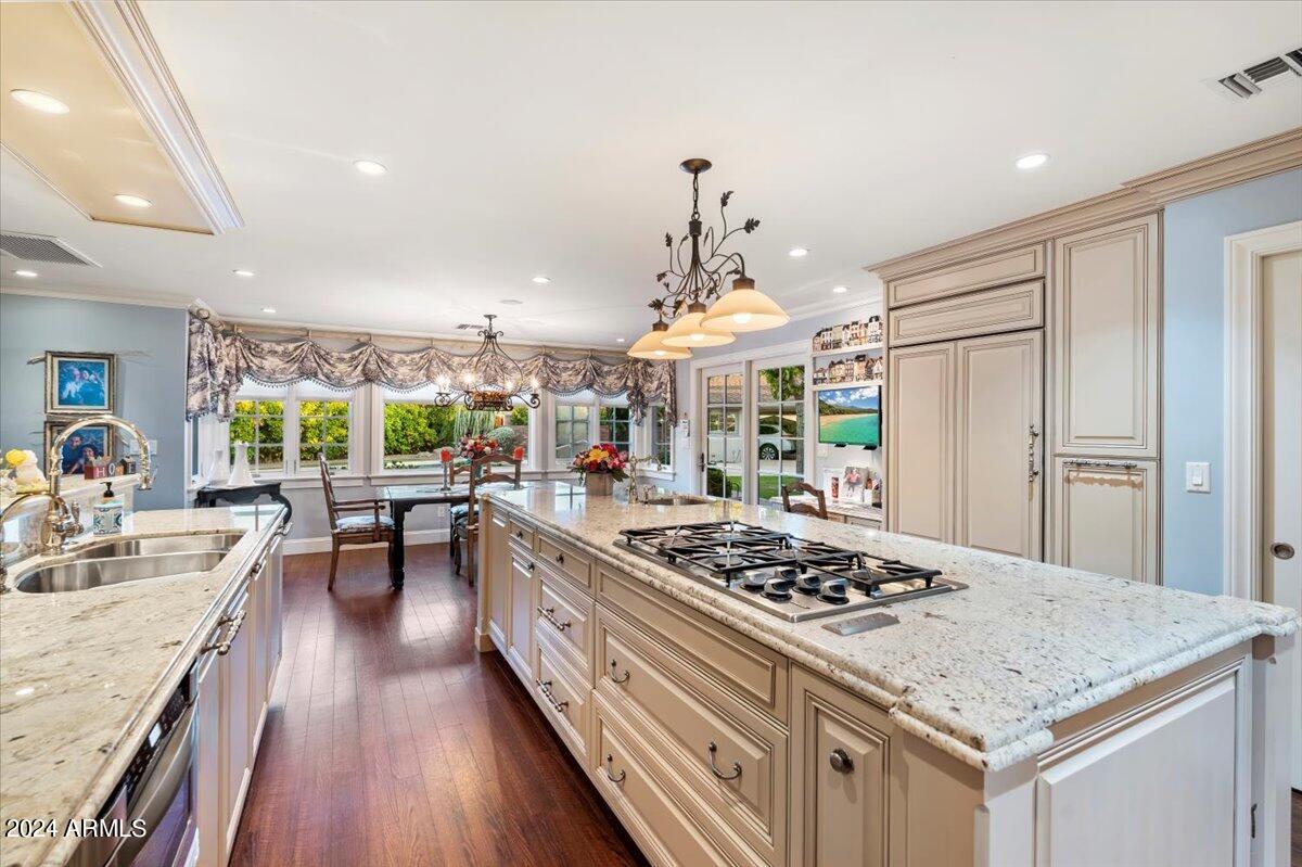301 W MCLELLAN Boulevard