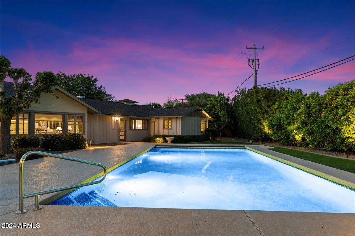 301 W MCLELLAN Boulevard