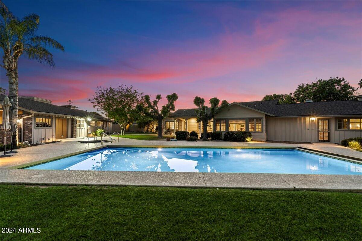 301 W MCLELLAN Boulevard