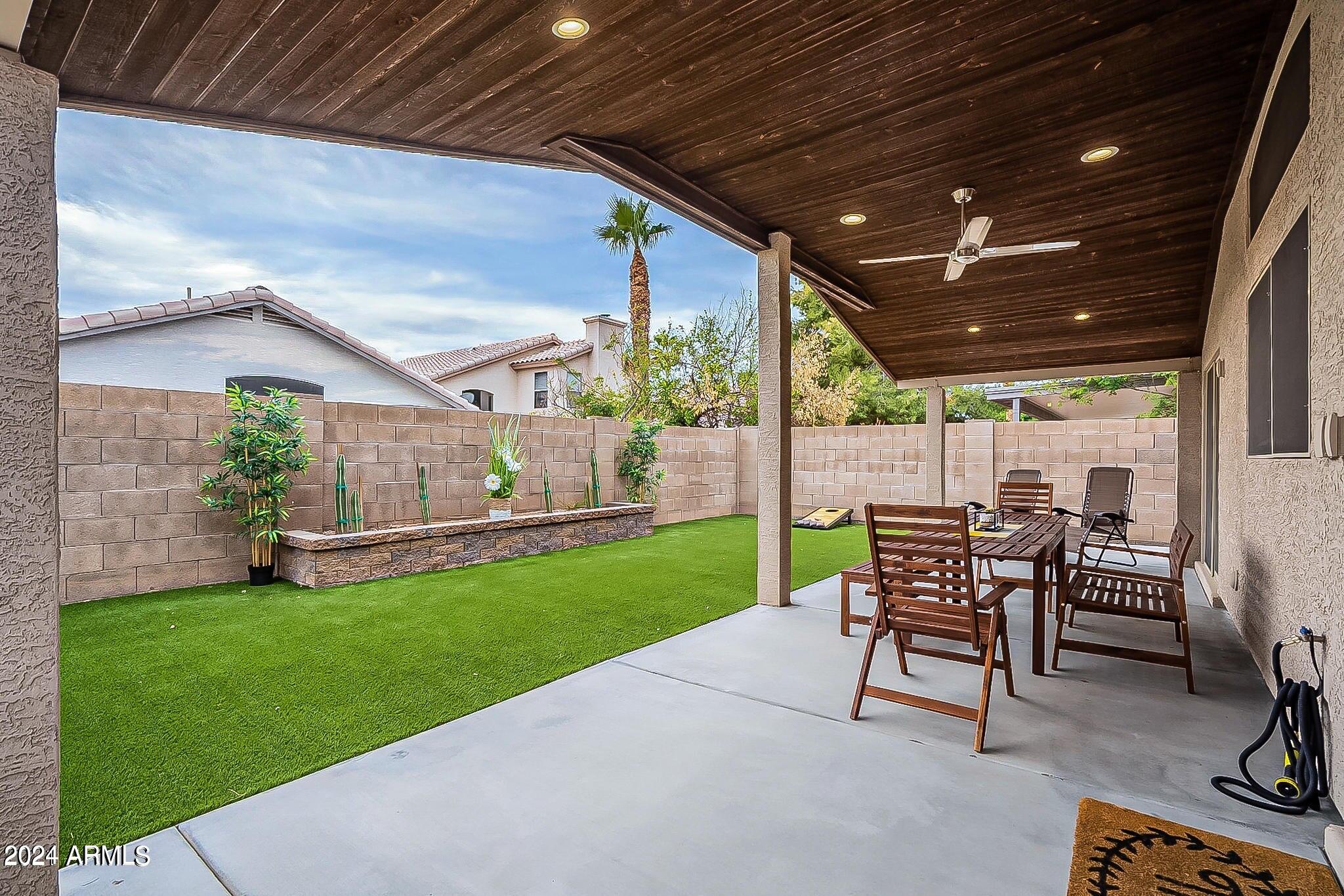 4051 E MEADOW Drive