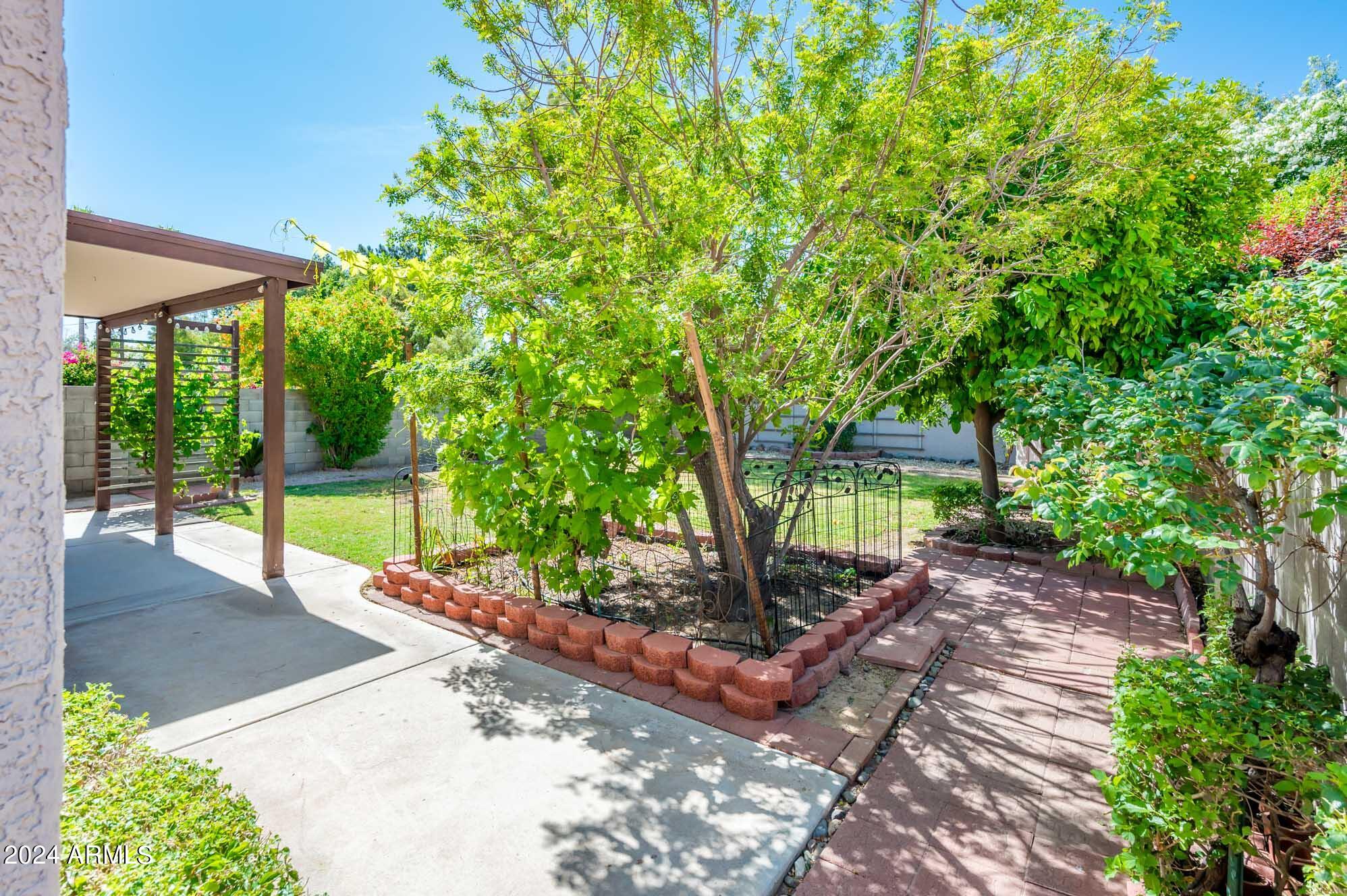 143 W HELENA Drive