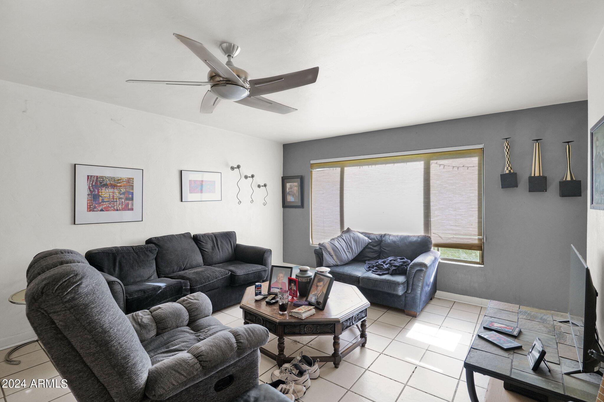 6827 N 14TH Place