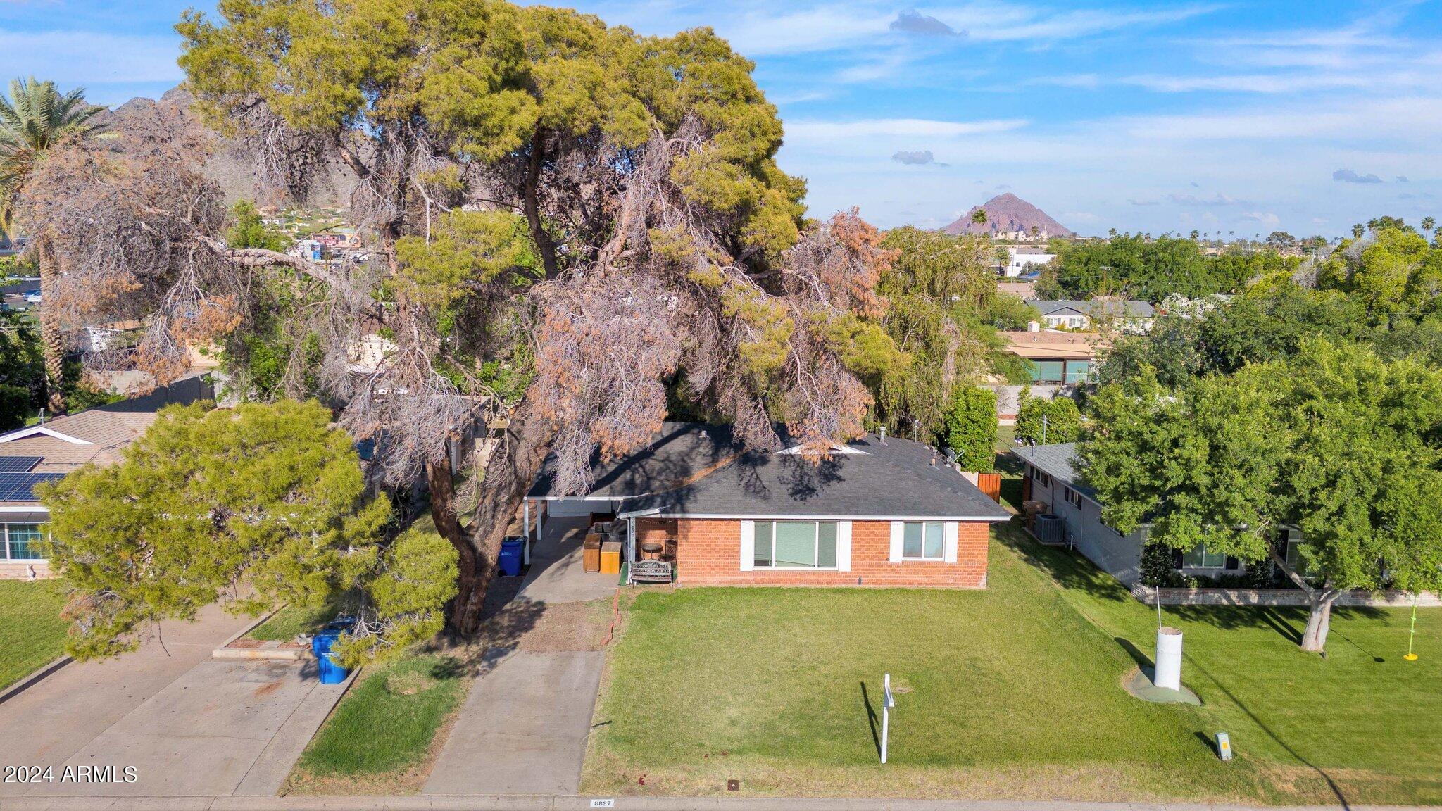 6827 N 14TH Place